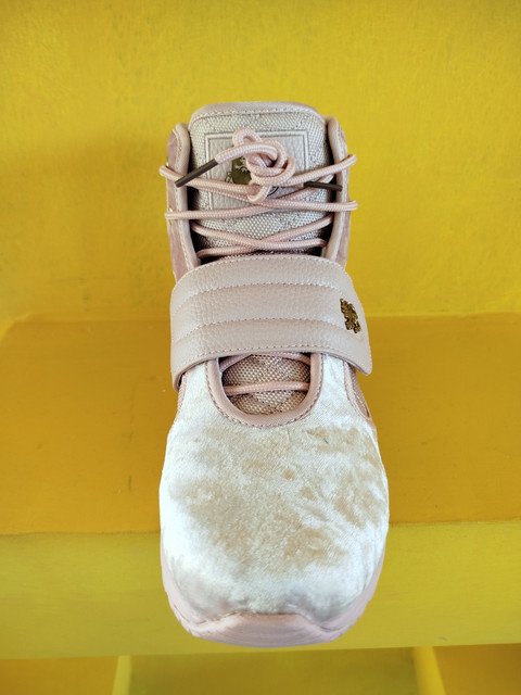 Tenis rosas marca ???