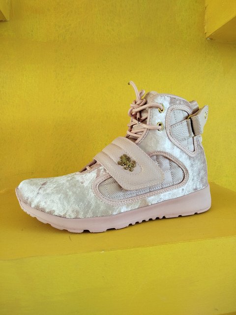 Tenis rosas marca ???