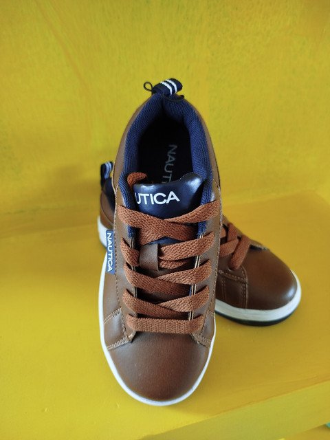 Tenis Nautica